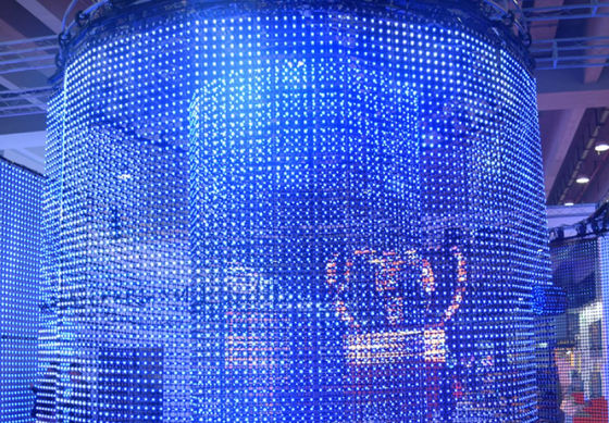 Écran vidéo LED à maille souple imperméable à l'eau RGB 50mm DMX512 160 degrés Pour l'affichage intérieur